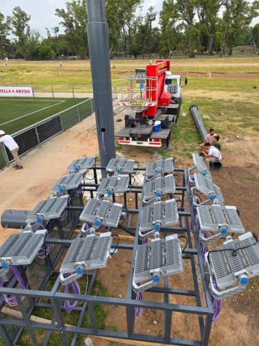 Iluminación cancha rugby 13